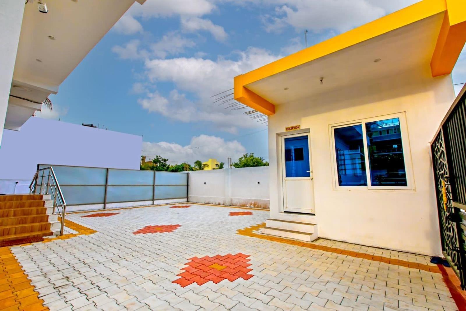 Dreamland Retreat With Swimming Pool Leilighet Kottakuppam Eksteriør bilde